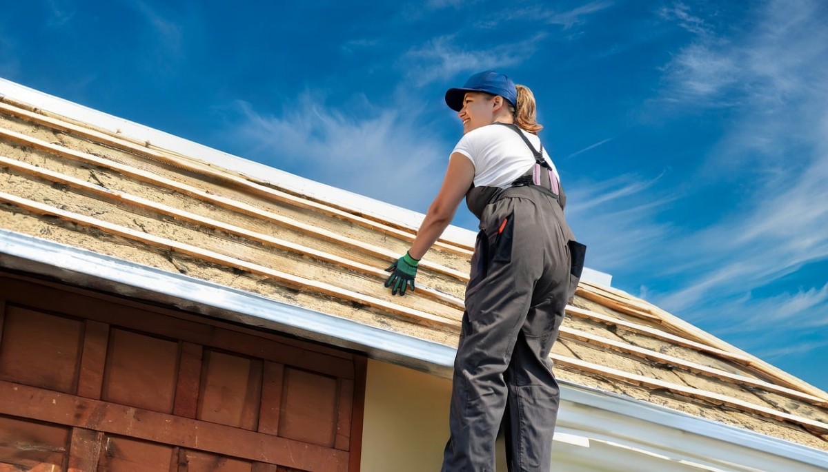 Jakie są najlepsze sposoby na zabezpieczenie płyty OSB na dachu?