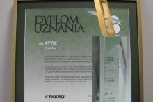 statuetka wyróżnienie niezawodny partner w biznesie fakro attic
